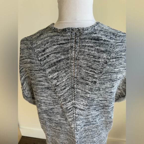 VINCE SHORT SLEEVE KNIT SWEATER V NECK TUNIC GRAY MEDIUM - Picture 6 of 9